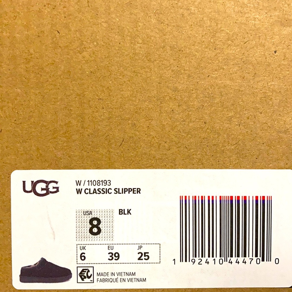 Ugg Women Classic Slipper. Black size 8